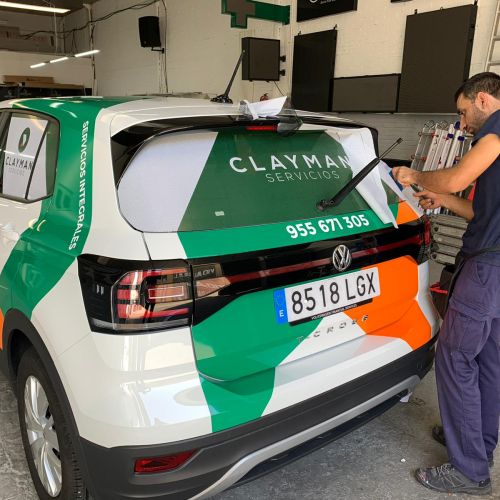 Rotulación de vehículos Clayman Servicios en Sevilla